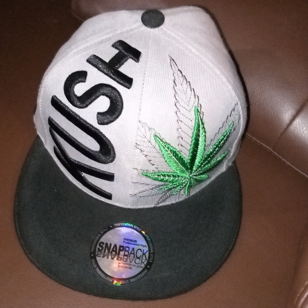 Kush snap back hat